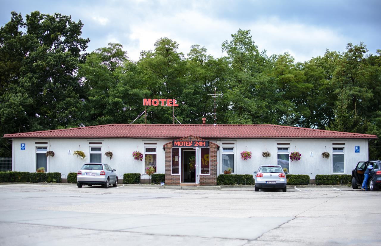 Motel W Lace Boleslawiec  Dış mekan fotoğraf
