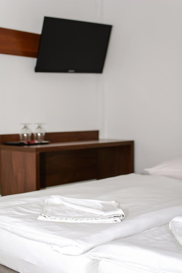 Motel W Lace Boleslawiec  Dış mekan fotoğraf